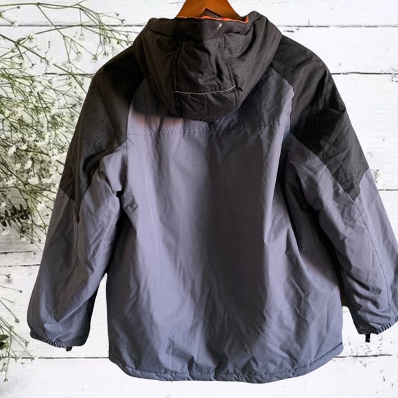 Boys winter jacket - Picture 2 of 4